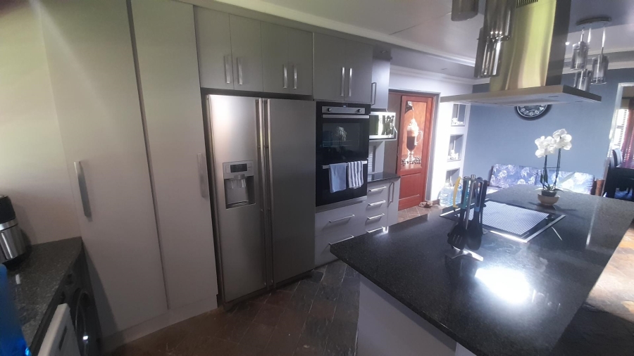 3 Bedroom Property for Sale in Hartbeespoort North West